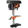 Taladro de banco VEVOR con mesa ajustable, motor potente y detalles en color naranja brillante.