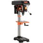 Taladro de banco VEVOR con mesa ajustable, base de metal e interruptor de encendido visible.