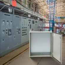 Caja eléctrica VEVOR, 24' x 24' x 8', caja exterior NEMA 4 certificada por  caja de conexiones con bisagras de acero al carbono laminado en frío a prueba de agua y polvo IP65 para uso en interiores y exteriores, con capota de lluvia