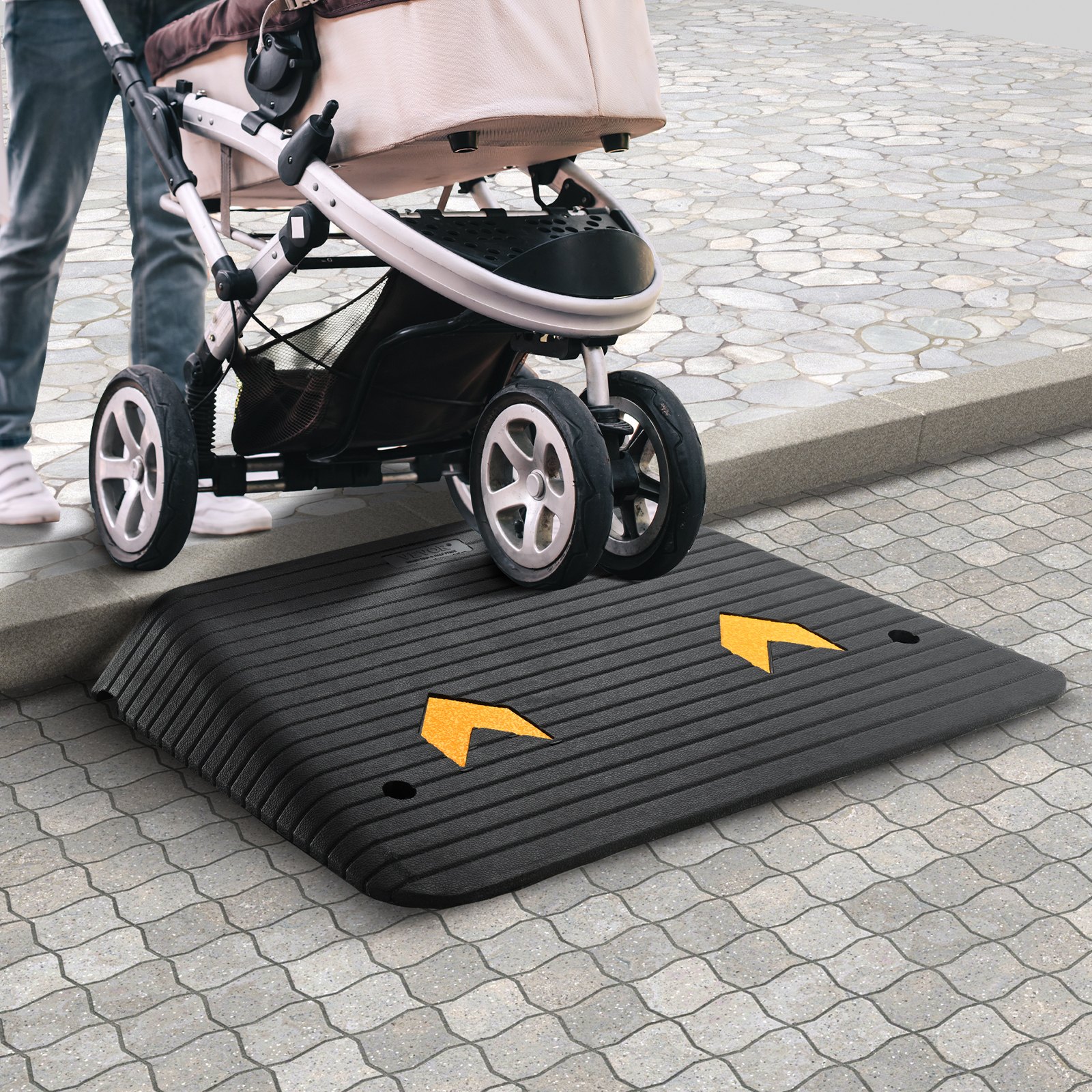 VEVOR Rampa de Umbral Altura 10,2 cm Rampa de Goma para Acera con 1 Canal Carga de 15 T Superficie Texturizada Antideslizante para Silla de Ruedas Coche Scooter Muelle Garaje 90,2x62x10,2 cm