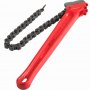 Llave de cadena roja VEVOR con cadena negra utilizada para apretar y aflojar tuberías.