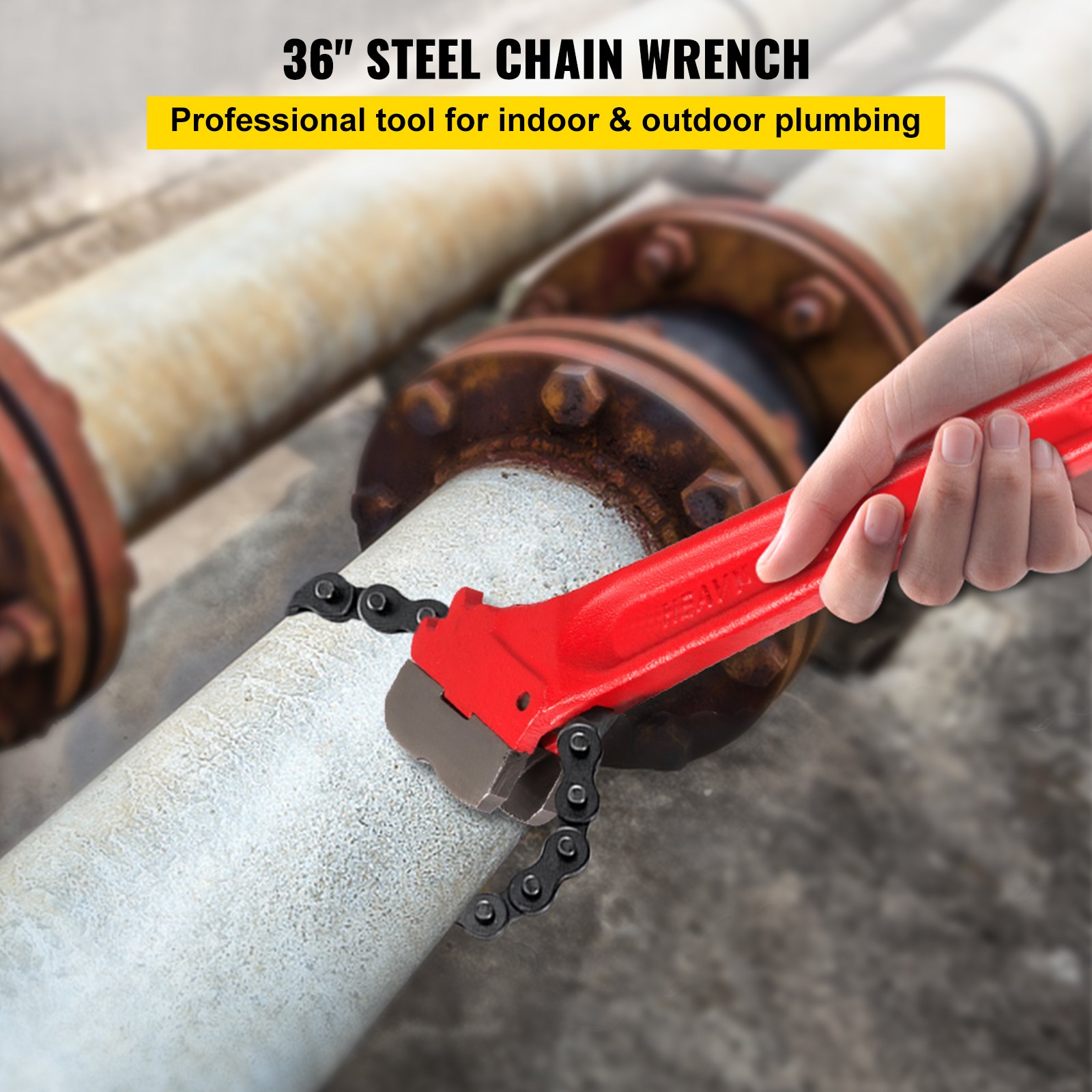 Llave de cadena VEVOR utilizada en una tubería de metal grande para trabajos de plomería.