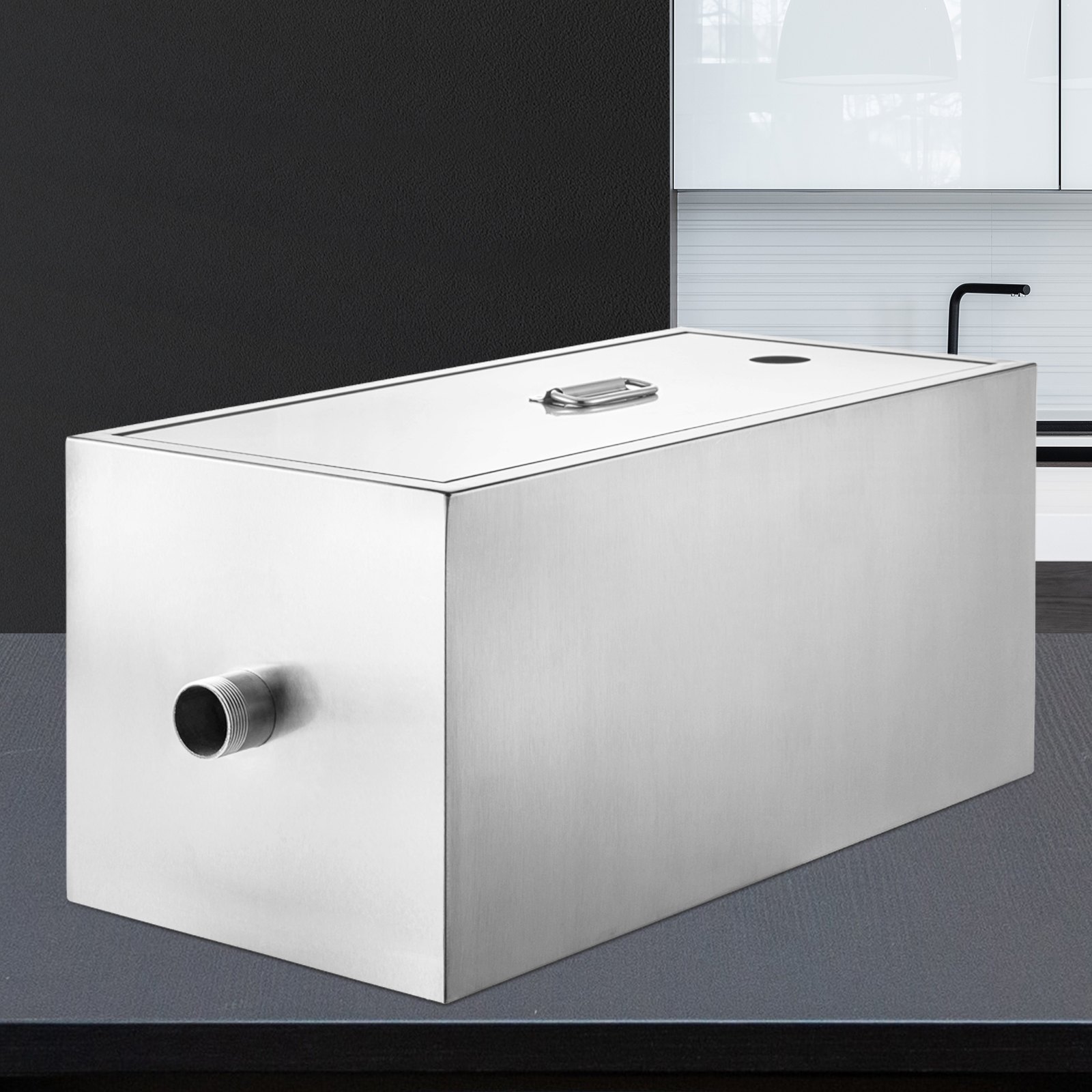 Trampa de grasa comercial VEVOR de acero inoxidable en un entorno de cocina moderno.