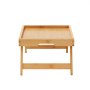Mesa de cama VEVOR de bambú con patas plegables y asas integradas para facilitar su transporte.