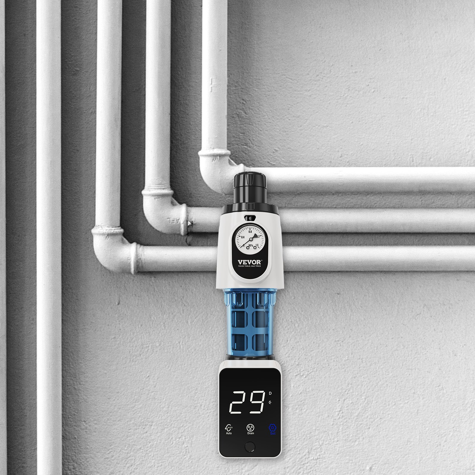 Filtro giratorio VEVOR conectado a tuberías blancas, pantalla digital que muestra 29 grados centígrados.