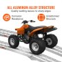 ATV naranja sobre rampa de aluminio VEVOR con estructura totalmente de aluminio, resistencia a la corrosión y construcción robusta.