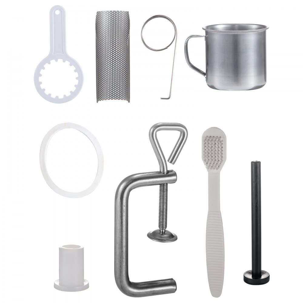 Componentes del exprimidor de pasto de trigo VEVOR que incluyen filtro, taza, abrazadera y cepillo de limpieza.