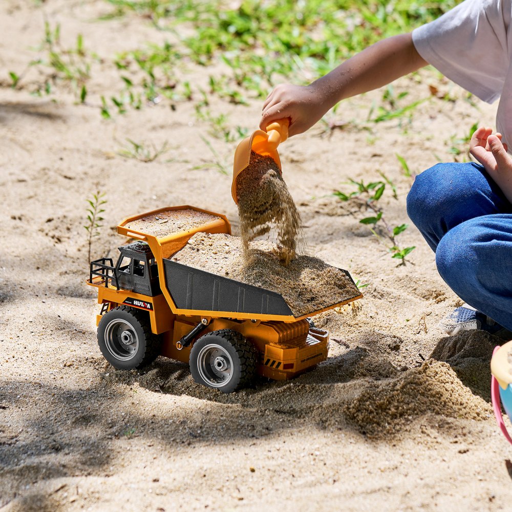VEVOR RC Dump Truck Speelgoed, 9-kanaals 1:18 Schaal Afstandsbediening Dump Truck, RC Bouwvoertuig Speelgoedvrachtwagen met Metalen Bed en Licht, 2 Oplaadbare Batterijen voor Peuters, Jongens en Meisjes vanaf 8 Jaar