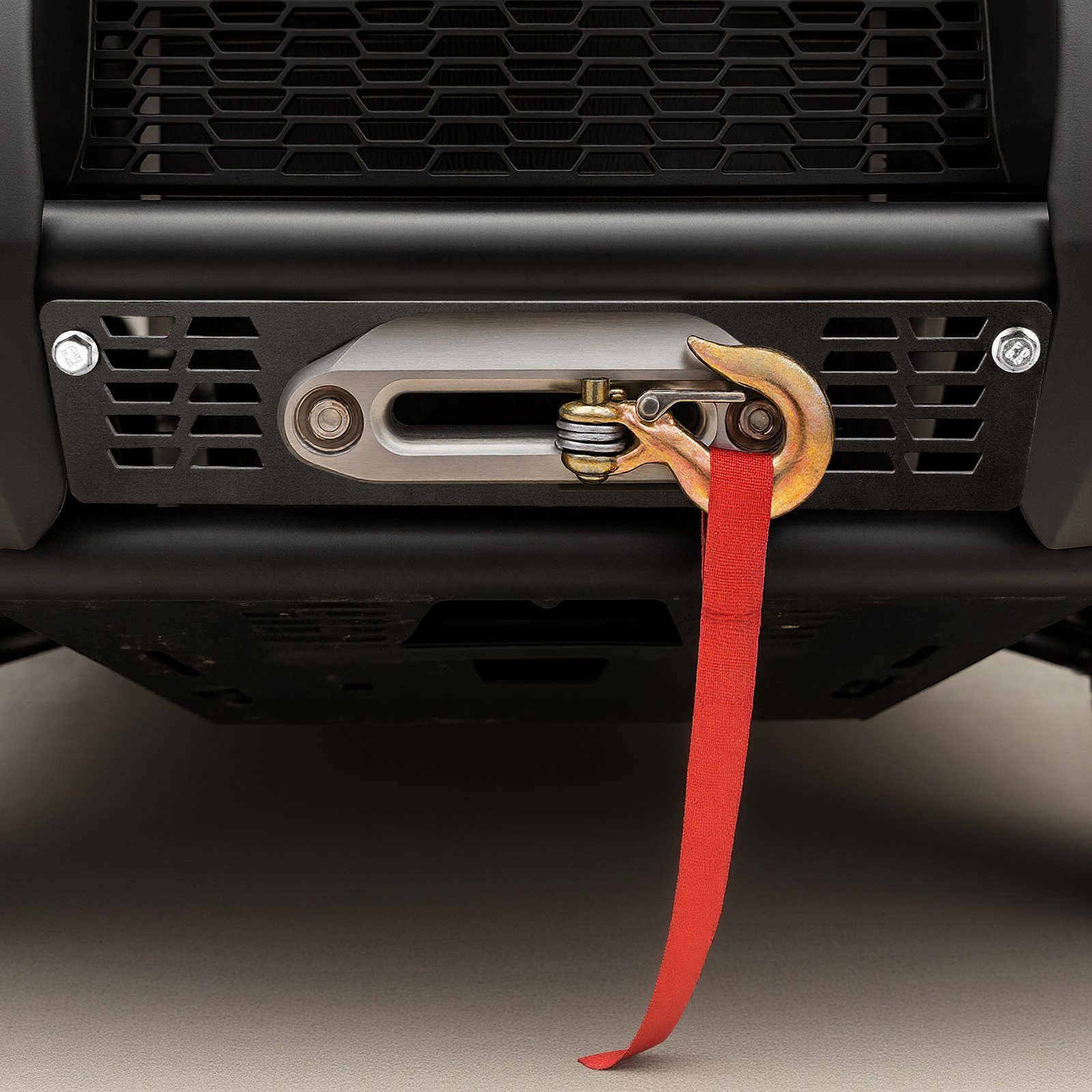 VEVOR Trailer Hitch Lier Montageplaat, Capaciteit 907-1633 kg, Beugel voor 2010-2021 Polaris Ranger Rescue Modellen, met 3-gats montage, Gepoedercoat staal, Zwart