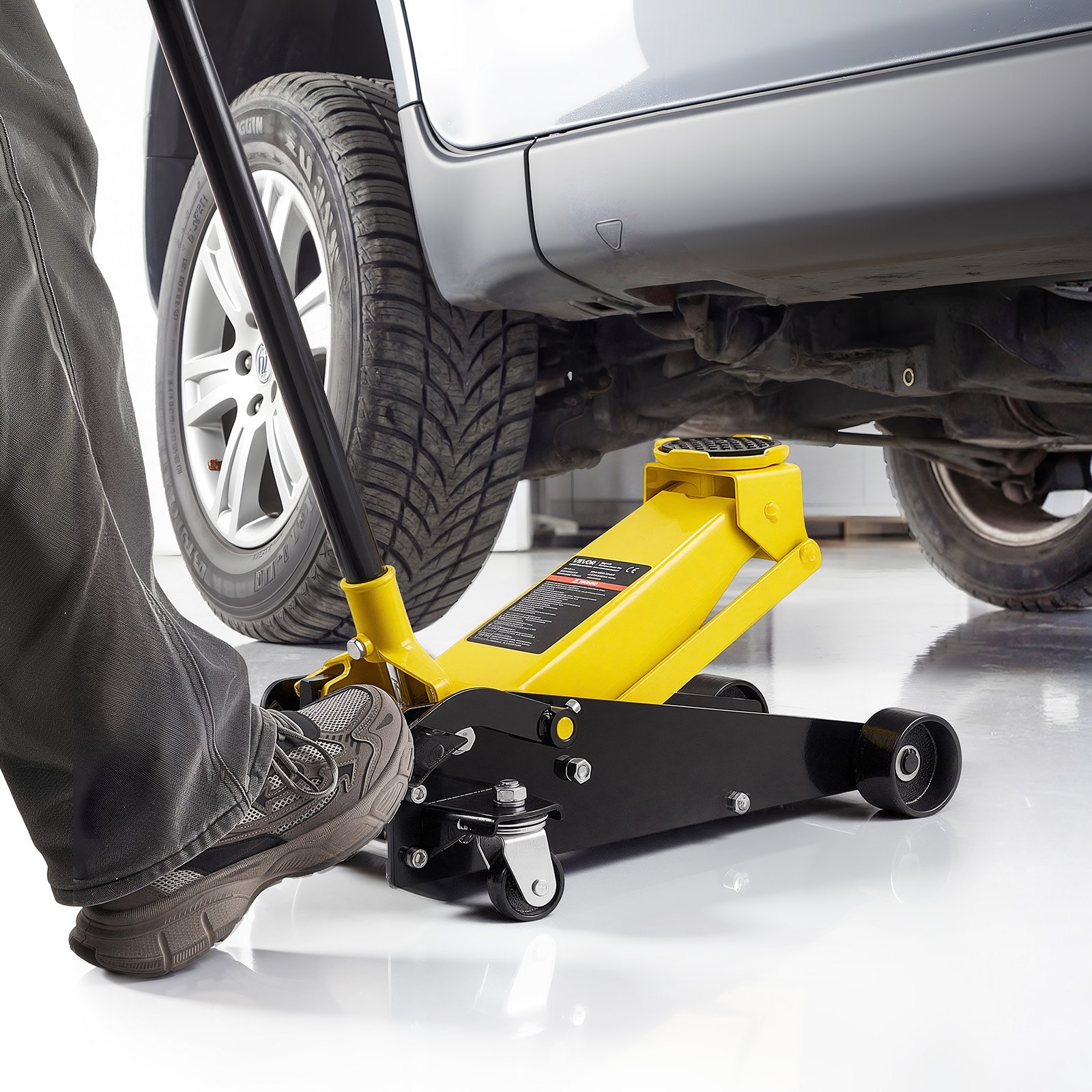 VEVOR hydraulische krik, 3 ton hefvermogen, laag profiel stalen krik met snelhefpomp met enkele zuiger en voetpedaal, autokrik voor SUV's en pick-ups, hefhoogte van 13 tot 50 cm, krik voor raceauto's