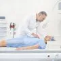 VEVOR Medical Roll, 457 mm x 68,58 m, tafelkleed (12 stuks), wegwerpbare tafelrol, Medi Roll, ideaal voor spa's, kinderdagverblijven, artsen, chiropractors, onderzoeks- en massagetafels, wit