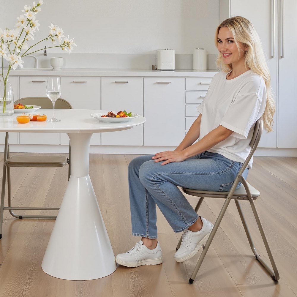 VEVOR 4-pack opvouwbare stoelen, opvouwbare leren stoel, draagbare kampeerstoel met metalen frame en gevoerd kussen, stapelbare stoelen voor binnen- en buitengebruik, opvouwbare stoel voor thuis, tuin, feestjes, kaki