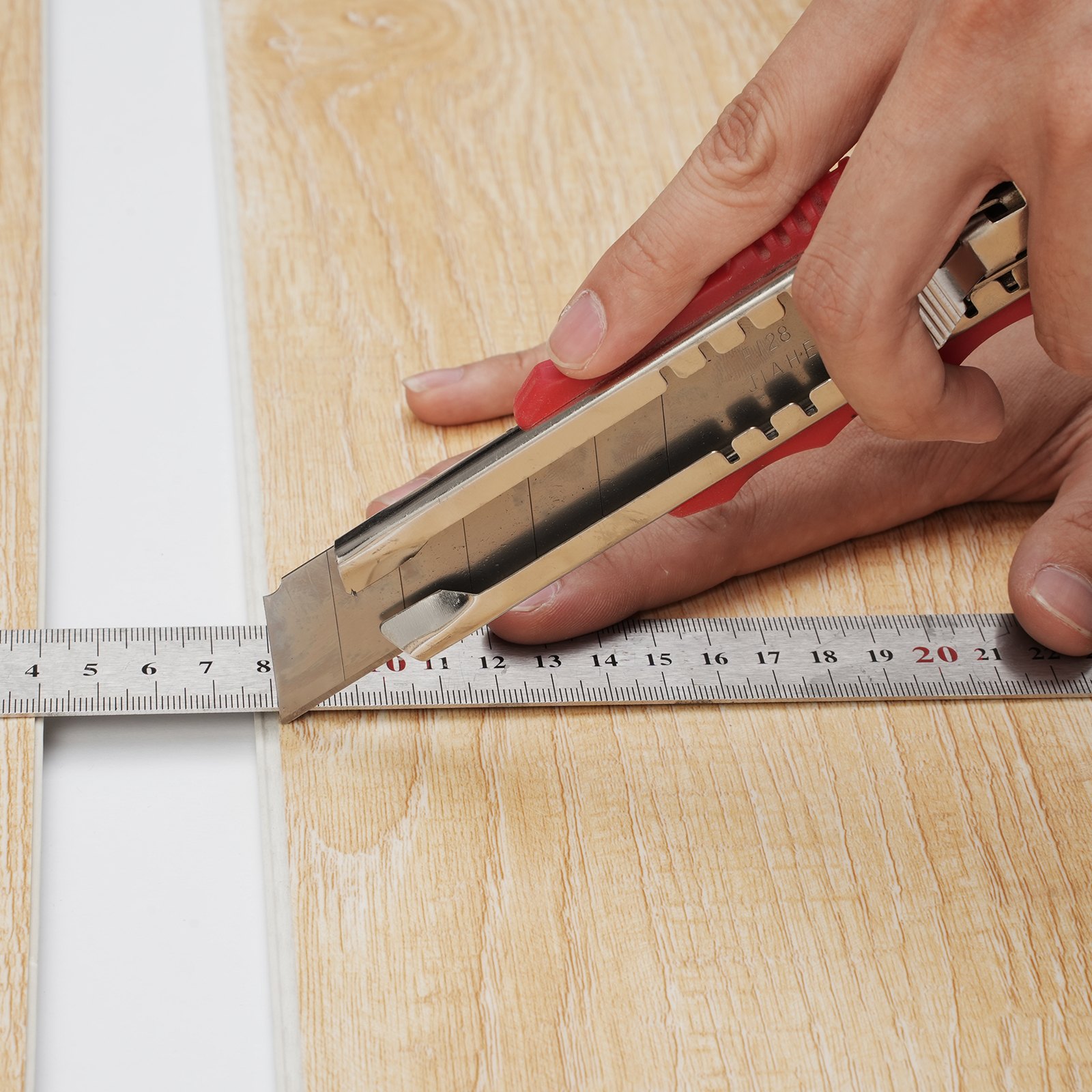 VEVOR Interlocking Vinyl Floor Tiles 1220 X 185 mm, 10 Tiles 5.5mm Thick Snap Together, Natural Wood Grain DIY Flooring for Kitchen, Dining Room, Bedrooms & Bathrooms, Easy for Home Decor