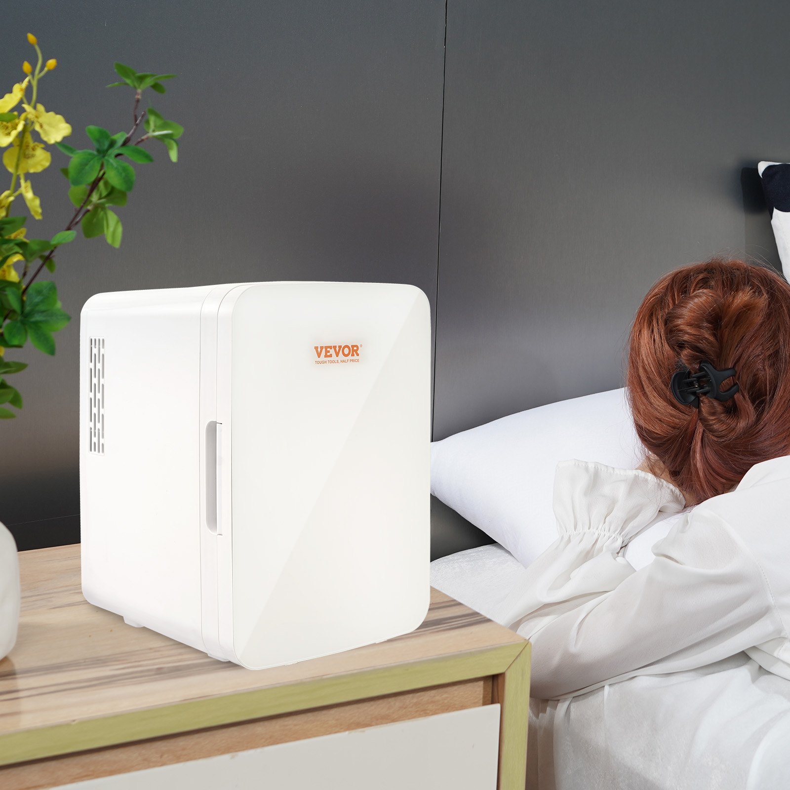 VEVOR 10 L / 12 blikjes minikoelkast, 2 in 1 kleine koelkast Koel- en verwarmingsfunctie, slot Compacte drankkoelkast 9V DC / 220V AC voor kantoor en slaapzaal Drank Cosmetisch wit
