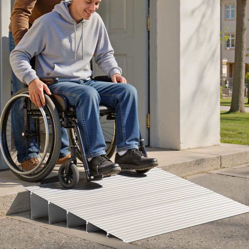 VEVOR Drempelhelling, 677x865x138 mm, rolstoelhelling van aluminiumlegering met een draagvermogen van 360 kg, stoeprandhelling voor thuisgebruik, geschikt voor rolstoelen, scooters, looprekken, fietsen en driewielers.