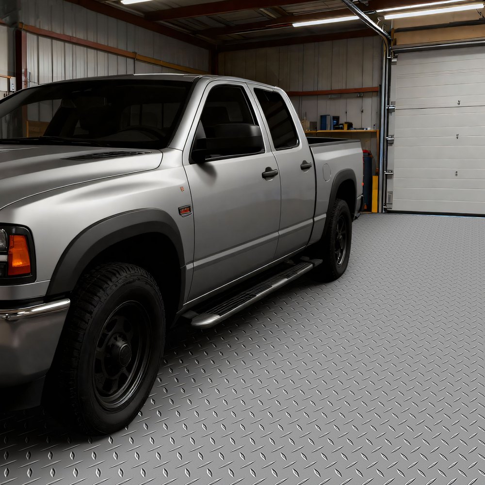 VEVOR Garagevloermat, 520x228 cm, antislipmat, per meter, 2,2 mm dikke PVC-noppenmat, vloerbeschermingsmat met dubbelzijdige tape, gemakkelijk schoon te maken, voor magazijnen, sportscholen, zilvergrijs