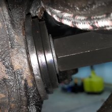 VEVOR Wheel Bearing Press Kit, for Front Wheel Drive Bearing Removal & Installation, 24pc Wheel Bearing Puller Tool Set with Sliding Screws Universal Bushings Sleeves Storage Case