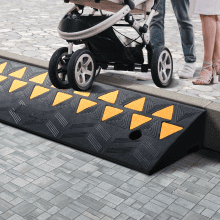 VEVOR Drempelhelling Rubberen oprijplaat Stoeprandhelling 100x25x9,4cm Max.15T