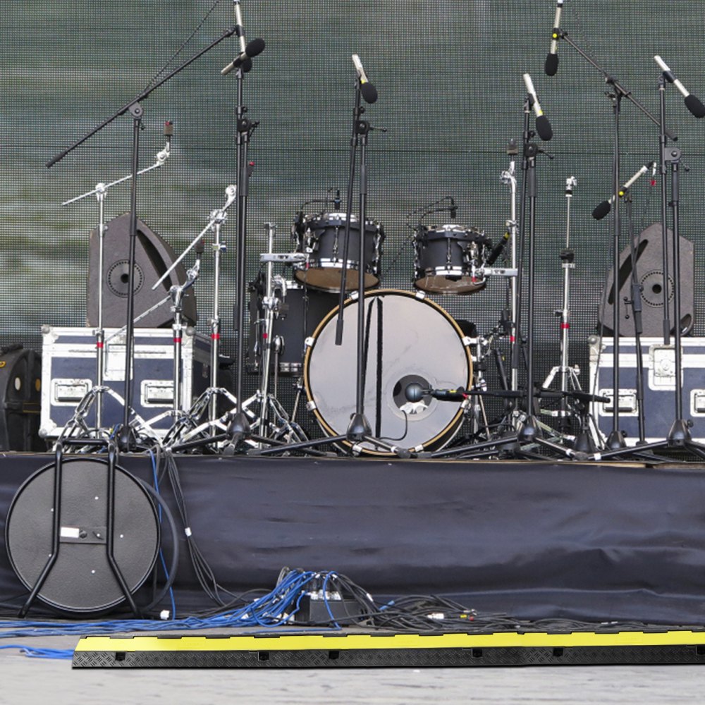 VEVOR 3 Pack Rubber Cable Protector Ramp, 2 Channel, 12000 lbs/axle Capacity Heavy Duty Hose Wire Cover Ramp Driveway, Traffic Speed Bump with Flip-Open Top Cover&50 ft Warning Tape, for Indoor&Outdoo