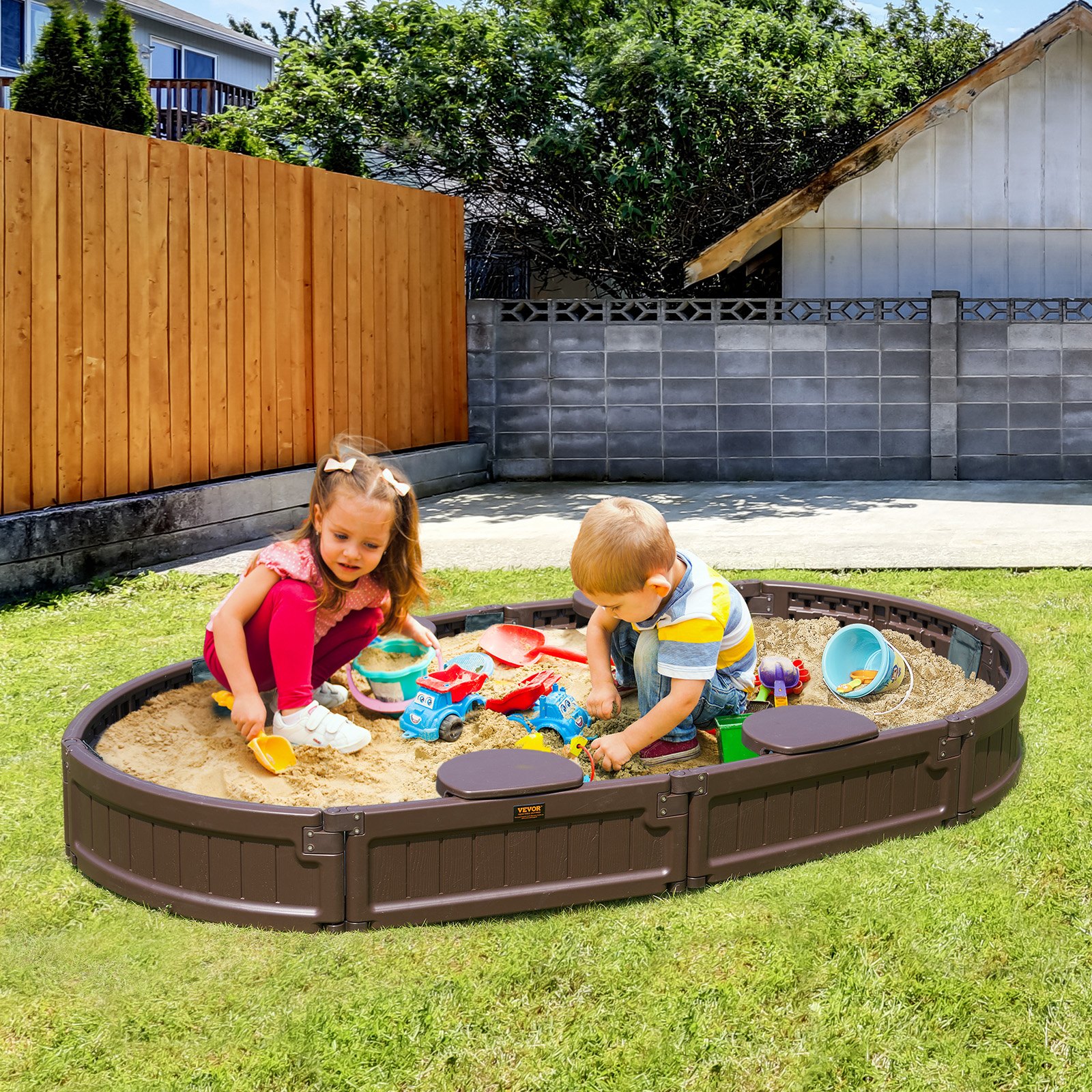 VEVOR Zandbak met deksel, 183 x 105 x 23 cm, ovale zandbak, HDPE zandbak met 4 hoekbanken en vloermat, kinderzandbak voor tuin, strand, park, cadeau voor jongens en meisjes van 3-12 jaar, bruin
