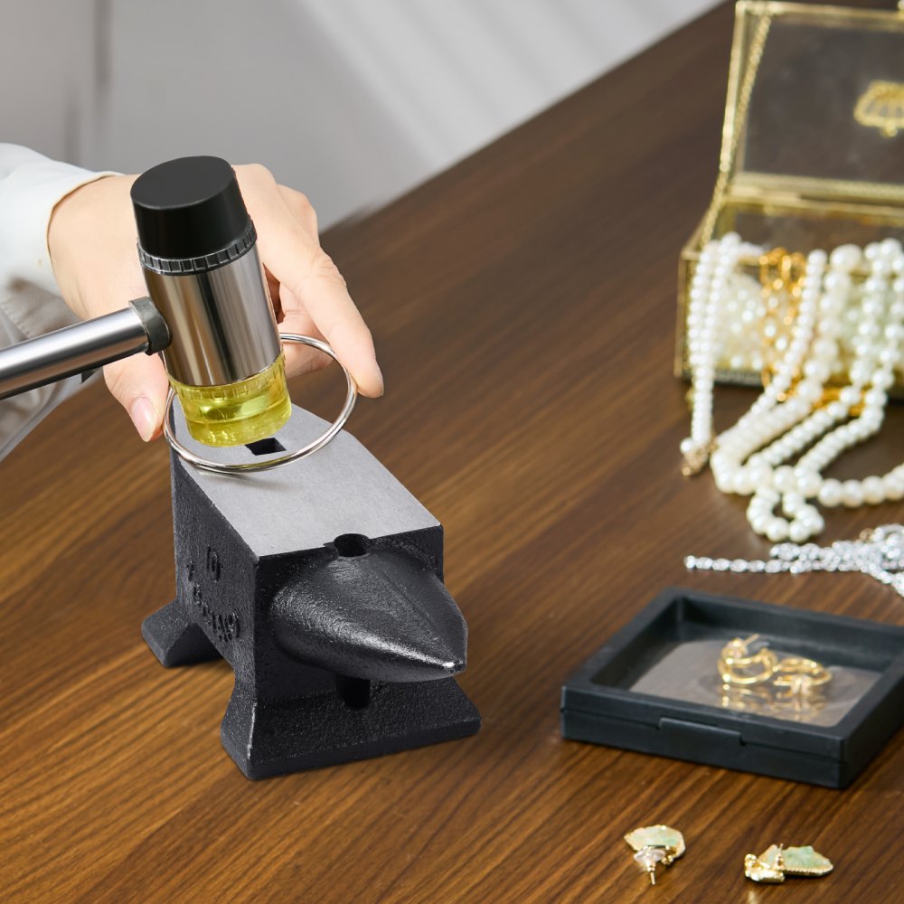 VEVOR Cast Iron Anvil, 22 Lbs/10kg Single Horn Anvil, with Large Countertop and Stable Base, High Hardness Rugged Round Horn Anvil Blacksmith, for Shaping, Bending