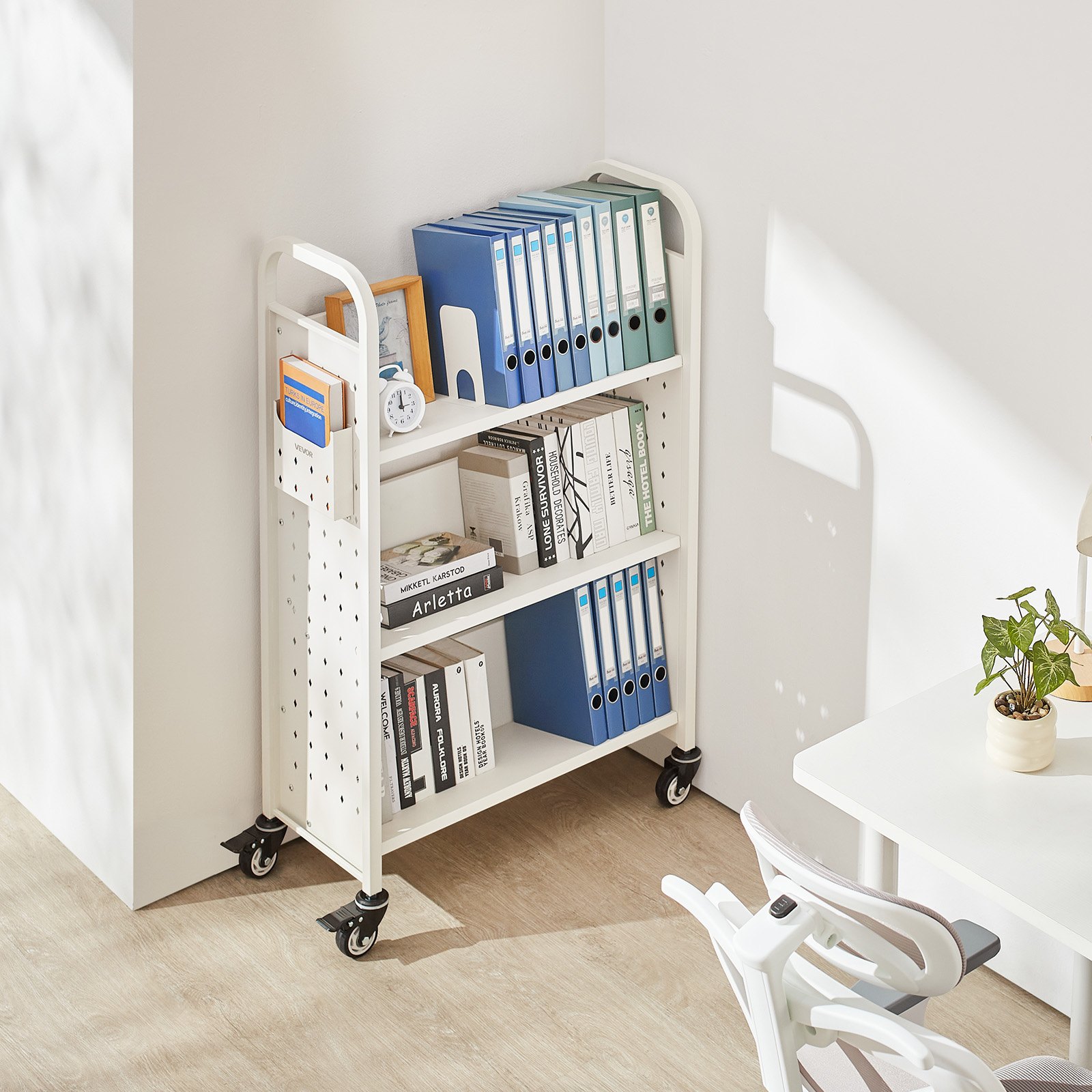 VEVOR Boekenwagen, draagvermogen 150 kg, Bibliotheekwagen, 77 x 38 x 122 cm, enkelzijdige V-vormige boekenplank met dubbele remwielen, voor woonkamer, kantoor, school, wit