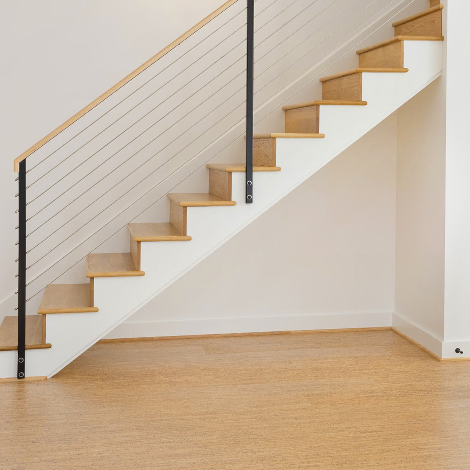 VEVOR 20-pack kabelrailset, 1/8 inch wielbeschermhoezen, bundel met zwarte onzichtbare krimpspanner en klem, beschermhoezen voor kabelrails voor 1/8 inch 3/16 inch staalkabel, installatie onder meerdere hoeken