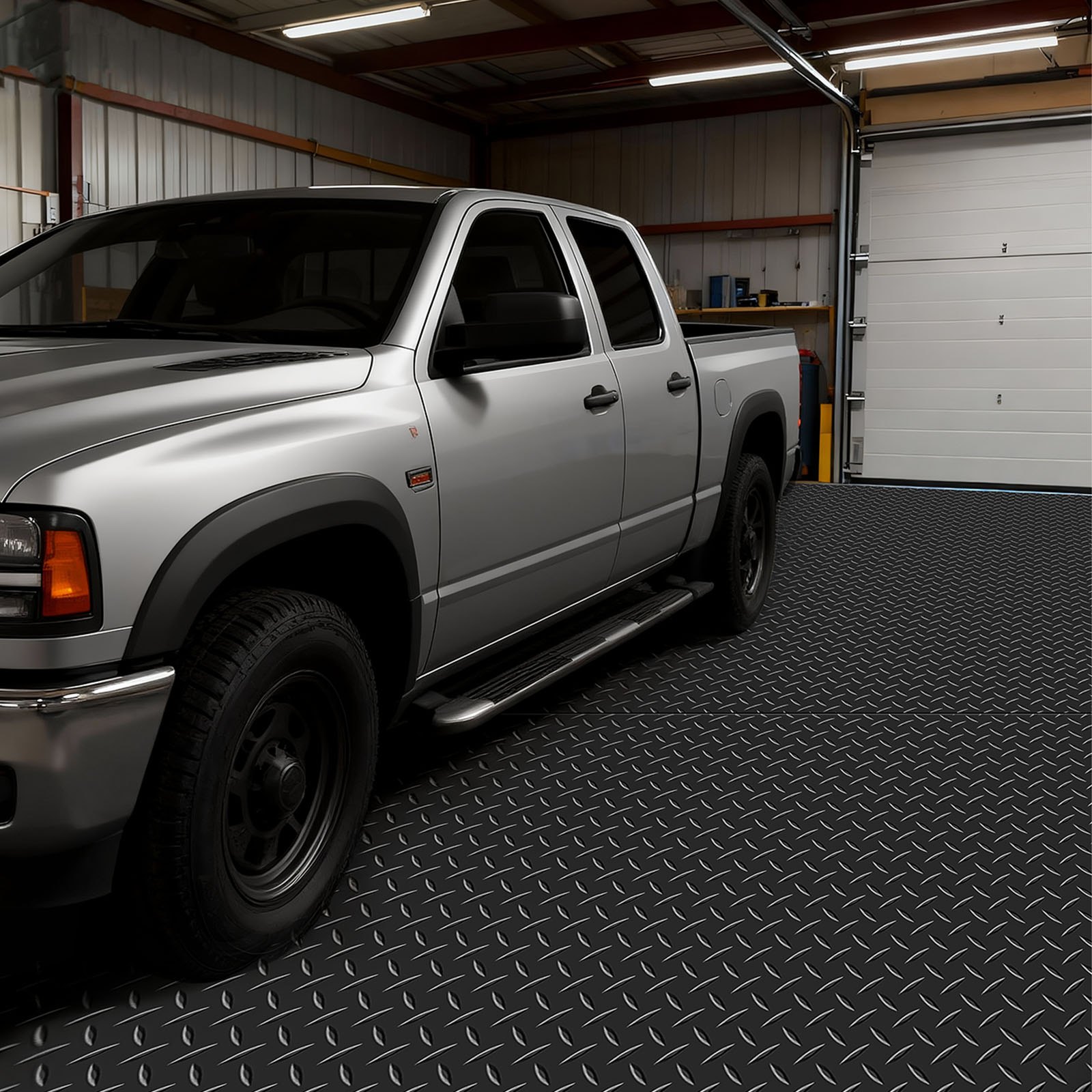 VEVOR Garage Floor Roll, 1.22 x 7.62 m Garage Flooring Mat, 3 mm Thickened Rubber Diamond Plate Floor Protector Mat, Non-Slip, Wear-resist Waterproof, Easy to Clean for Warehouse, Gyms, Trailer, Black