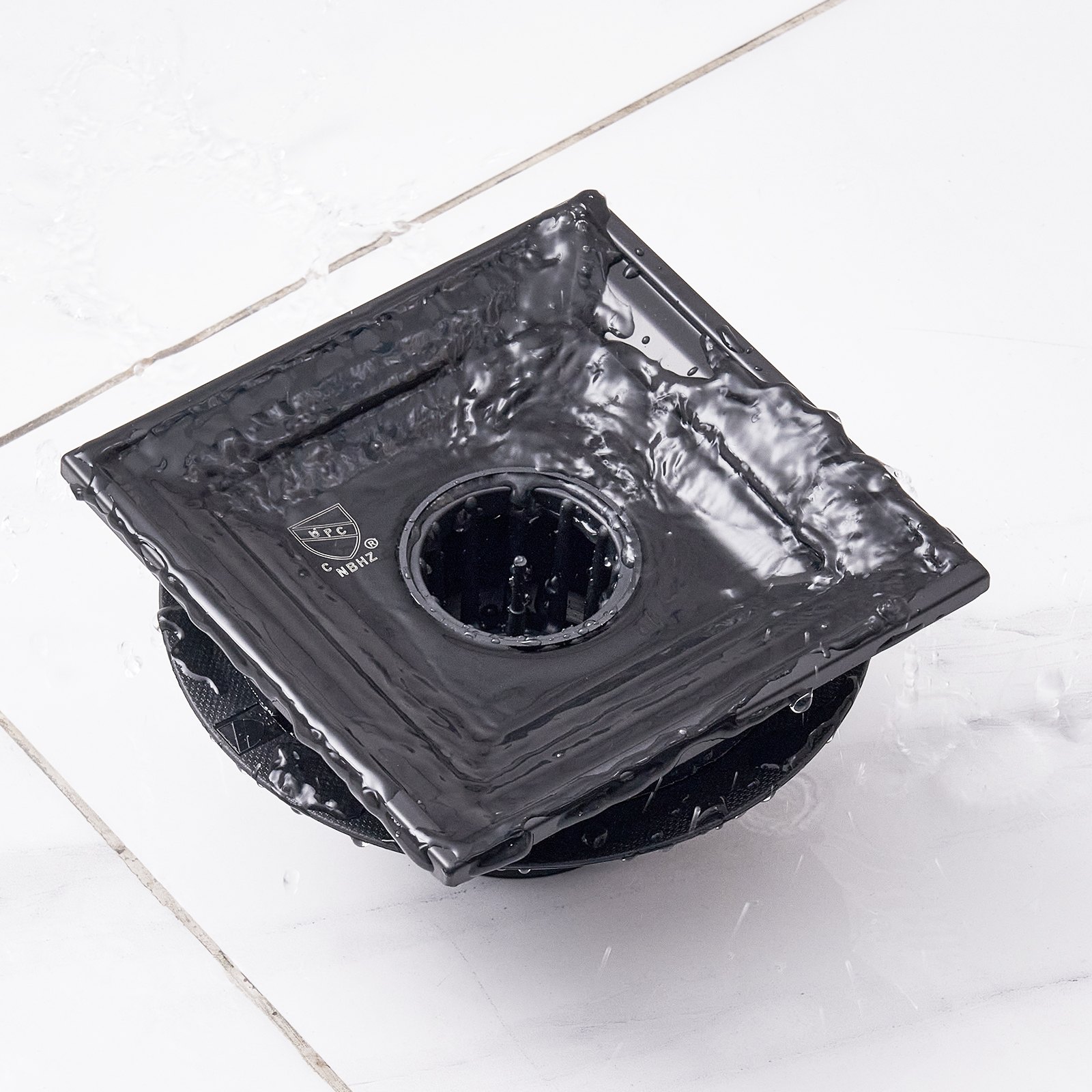 VEVOR douchegoot 140 x 140 x 15 mm vloerafvoer 48 L/min afvoergoot RVS 304 afvoer douchegoot rechthoekige doucheafvoer slanke lineaire afvoer met haarzeef, mat zwart