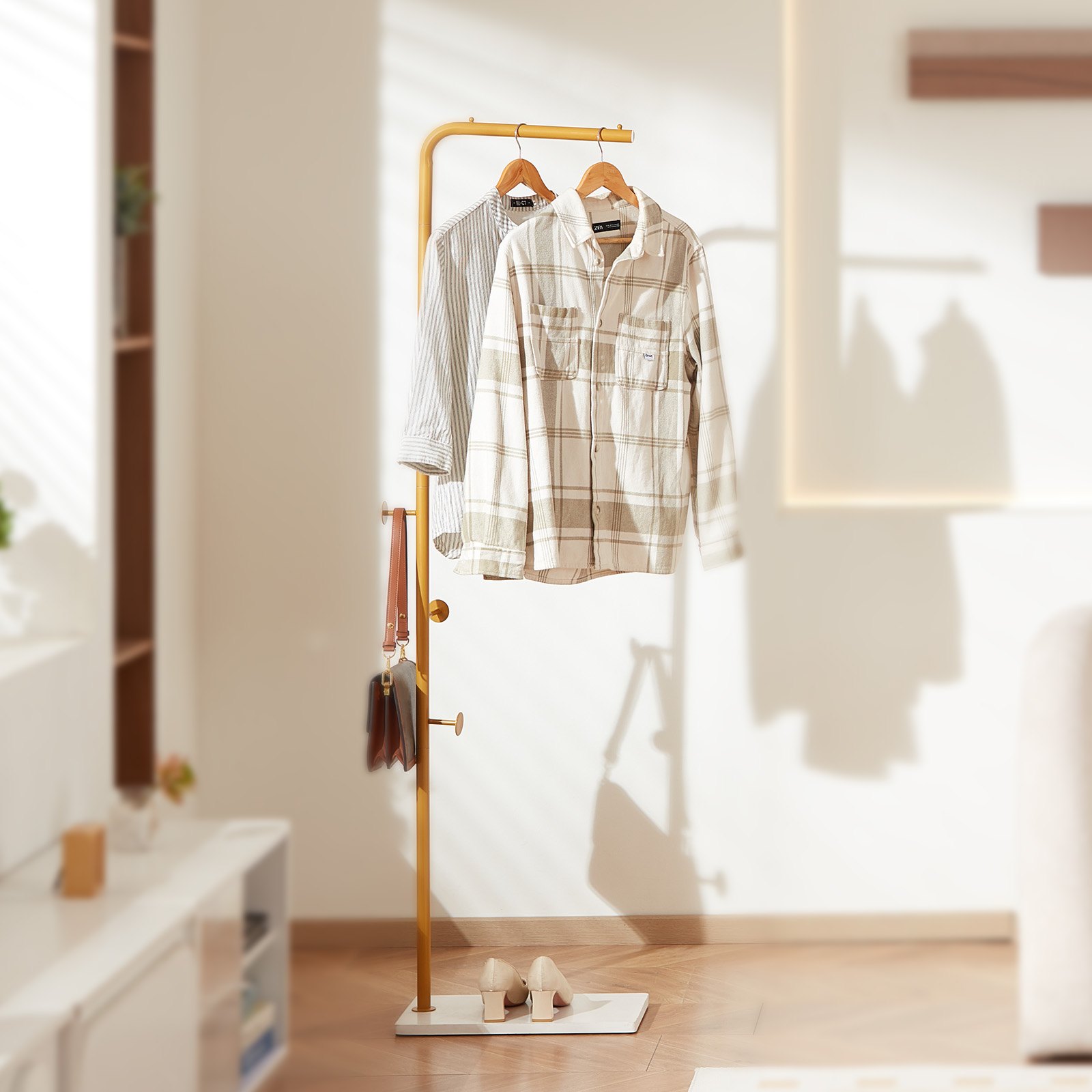 VEVOR Coat Rack, Freestanding Coats Rack Stand with Quartz Stone Base & 3 Round Hooks, Free Standing Hall Coat Tree for Entryway, Bedroom, Living Room, Stylish Clothes Hanger Stand for Coats, Hat, Bag