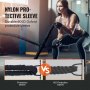 Vrouw gebruikt VEVOR battle rope met duurzame nylon beschermhoes voor vergelijking van fitnesstraining.