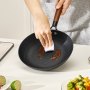 VEVOR Cast Iron Skillet, 3-Piece Frying Pan Set (205, 265, 310 mm), Nonstick Skillets with Detachable Wood Handle, Pre-Seasoned Chef's Pan, Kitchen Cookware for Gas, Electrical, and Induction, Black