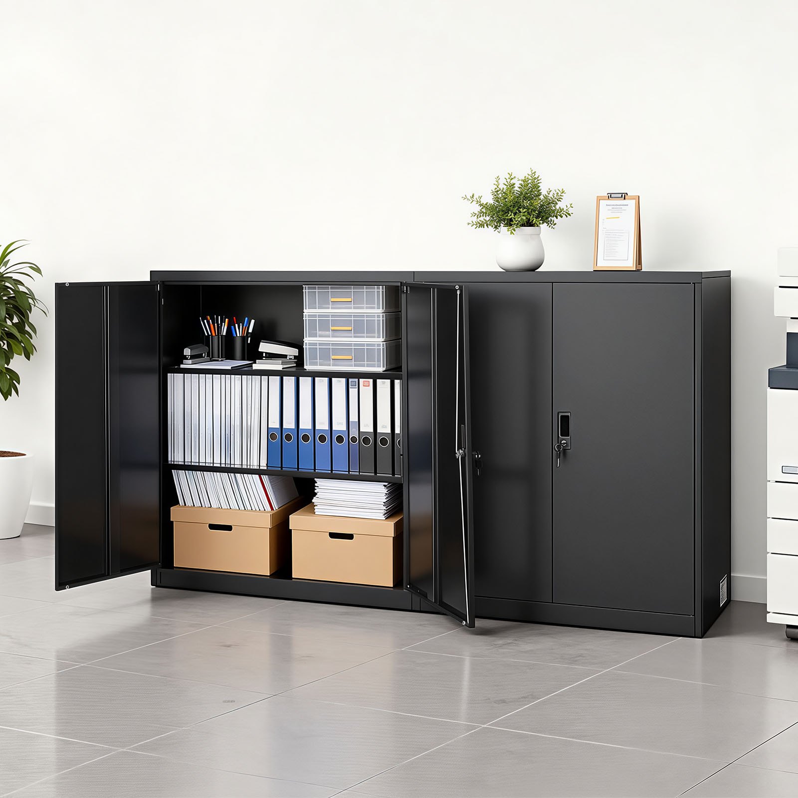 VEVOR metalen opbergkast, 3 niveaus, 106 cm hoog, garagekast met verstelbare planken, 2 magnetische deuren en 2 sleutels, geschikt voor voorraadkast, magazijn, kelder, zwart