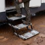 VEVOR Uitschuifbare Camperopstap (3 treden), Camperopstap met een draagvermogen van 199,58 kg, Telescopisch inklapbare opstap van aluminiumlegering, Antislip stalen frame voor caravans