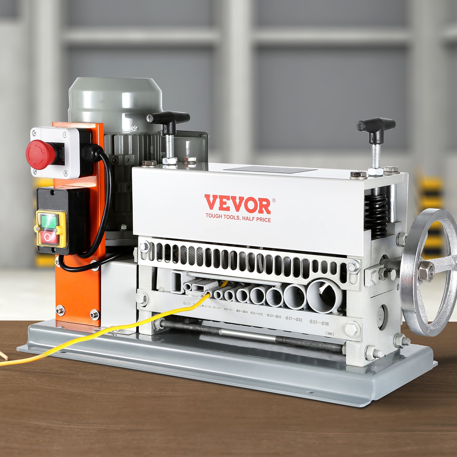 VEVOR Elektryczna maszyna do ściągania izolacji z kabli 1,5-36 mm, maszyna do ściągania izolacji o mocy 370 W, 11 kanałów ściągających, szczypce do ściągania izolacji z korbą, ostrze sprężynowe ze stali 65 Mn, idealne do ściągania izolacji z przewodów miedzianych