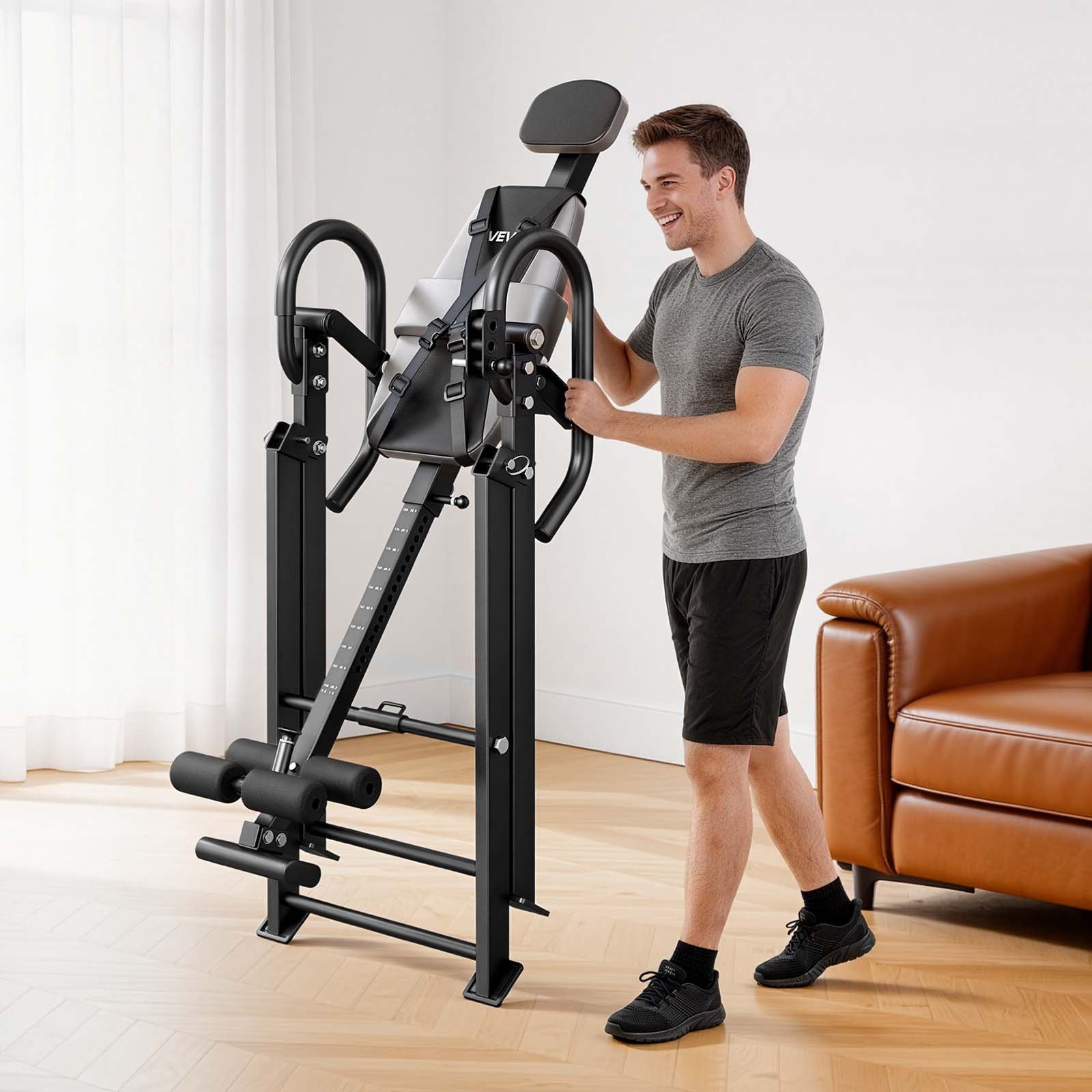 Stół inwersyjny VEVOR do 136 kg, wytrzymały stół inwersyjny z podwójnym mechanizmem blokującym rolki, trenażer pleców odciążający kręgosłup i szyję, 3-pozycyjne podłokietniki i regulowany podnóżek, kolor czarny