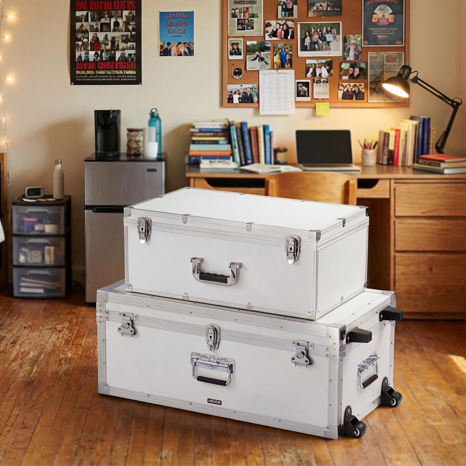 VEVOR Metal Storage Trunk, Set of 2, Wooden Suitcase Storage Boxes with Padlocks, Large Trunk Includes Casters and 3 Metal Handles, Decorative Store Chest with Lids for Travel, Apartment, Dorm, White