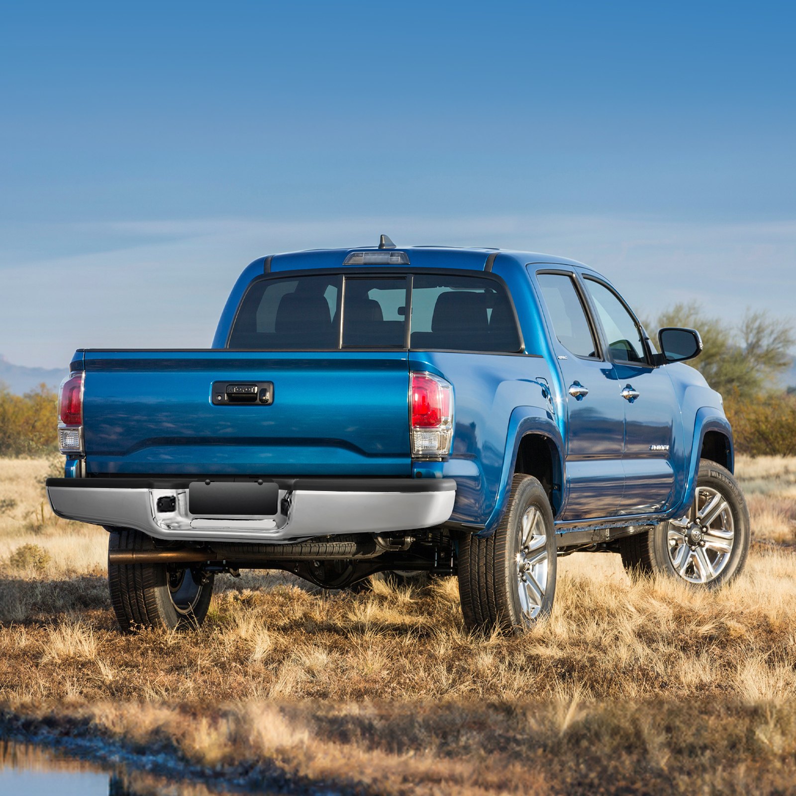 VEVOR Rear Bumper Compatible with 1995-2004 Toyota Tacoma, Chrome Steel, Replacement Rear Bumper with License Plate Light and Step Pad, without Sensor Holes, for TO1102215