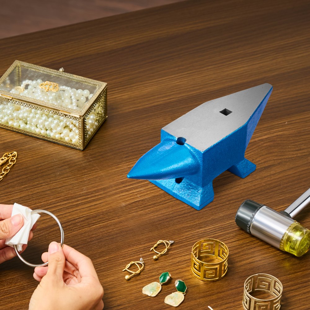 VEVOR Kowadło jednorogowe 10 kg, kute stalowe narzędzia z okrągłymi i kwadratowymi otworami, kowadło, wytrzymałe narzędzie kowalskie, jubilerskie, trwałe i solidne