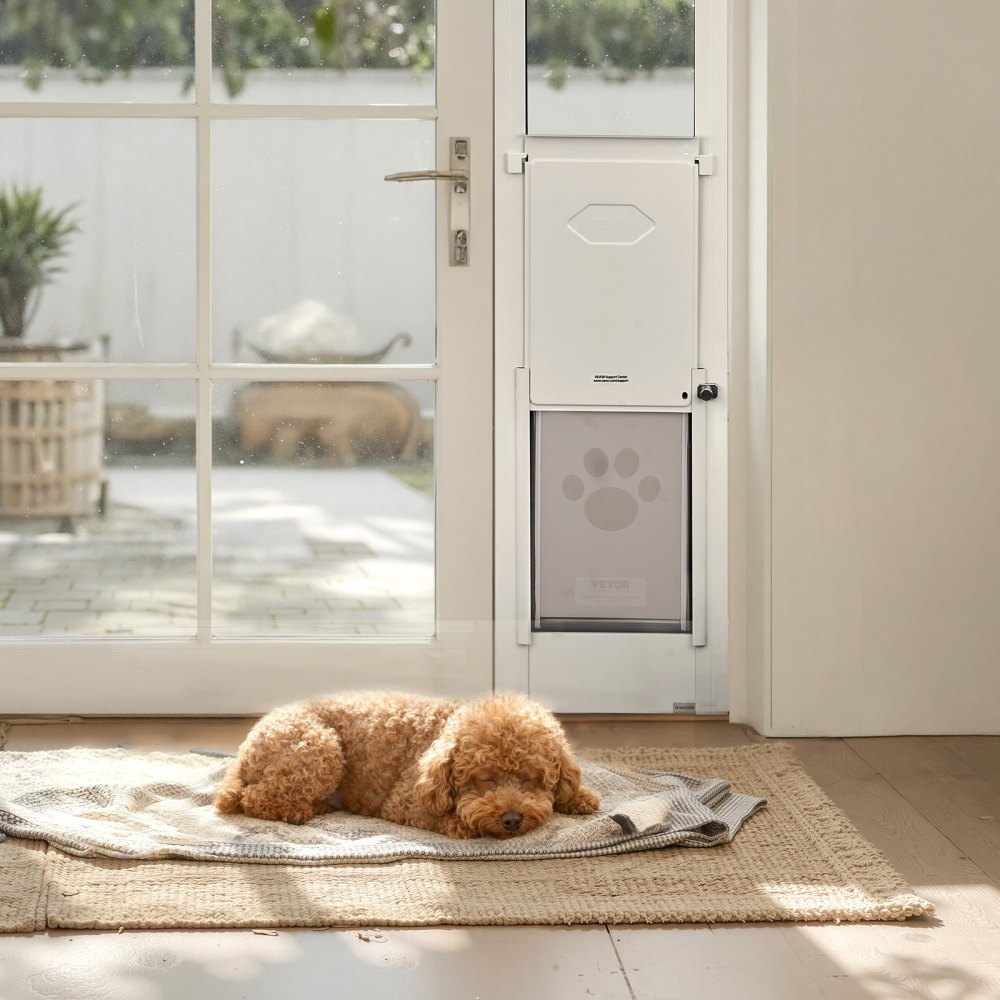 Drzwi dla zwierząt VEVOR Dog Door, do szklanych drzwi przesuwnych, regulowana wysokość 2311–2439 mm, rama ze stopu aluminium z obrotowymi metalowymi zawiasami i zamkiem, wymiary zasłony 209,6 x 311,2 mm, kolor biały