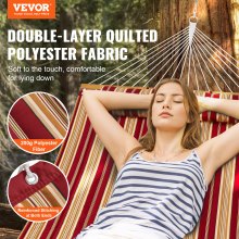 Hamak z pikowanej tkaniny VEVOR 1400 x 1900 mm Podwójny hamak z drążkami z twardego drewna dla 2 osób ze zdejmowaną poduszką i łańcuchami na kemping, na zewnątrz, na patio, do ogrodu i na plażę