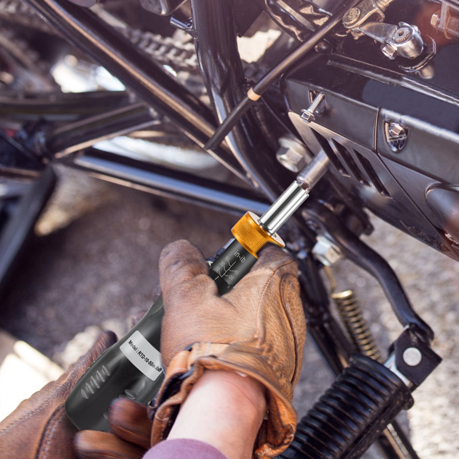 Zestaw kluczy dynamometrycznych VEVOR 1/4 cala, wkrętak dynamometryczny, zakres regulacji momentu obrotowego 1,1-5,6 N/m, skoki co 0,6 N/m, wkrętak dynamometryczny z wiertłem i walizką