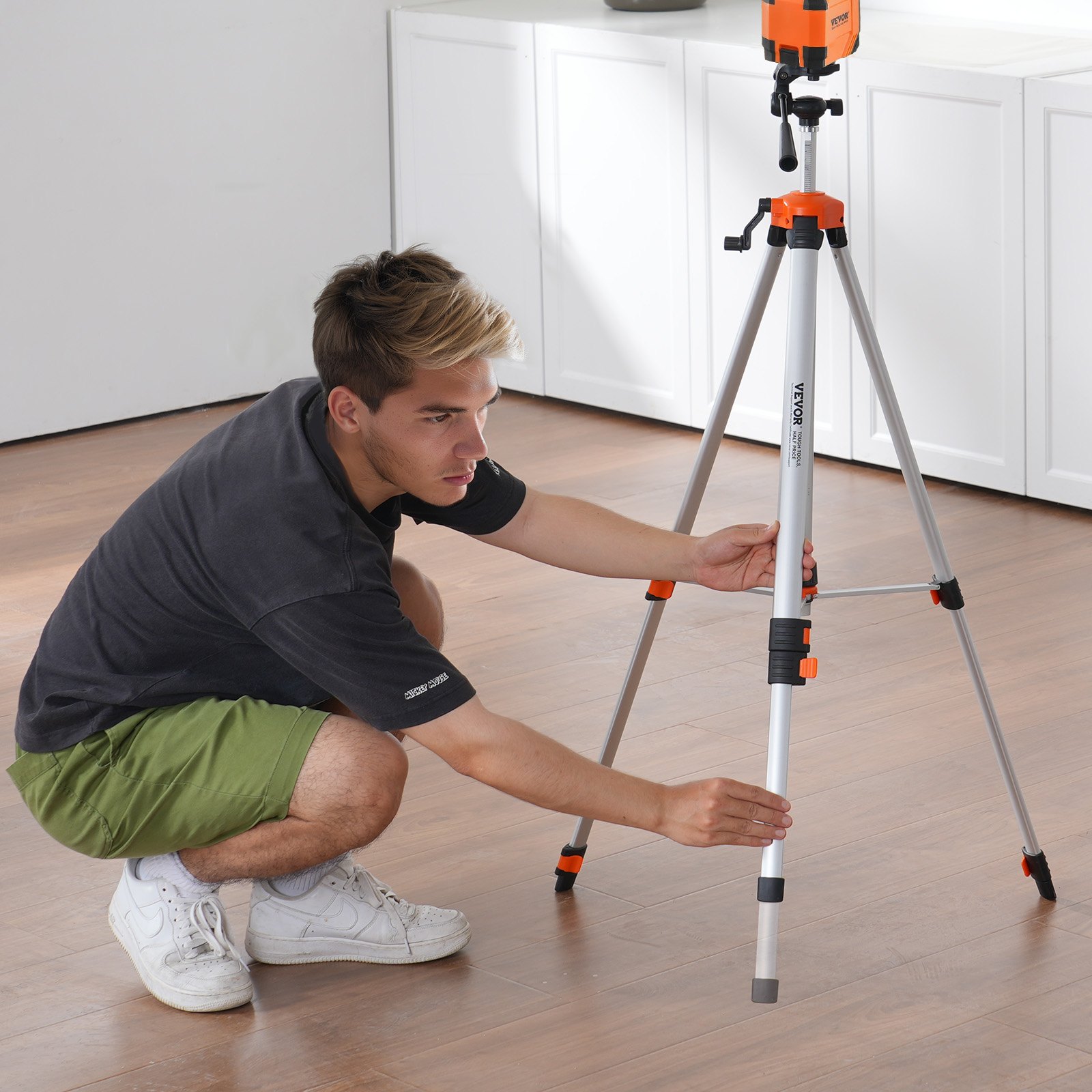VEVOR Laser Level Tripod, ¼ x 20 Threaded Mount, 27.36-68.11 Inch Height Adjustment with Integrated Spirit Level, Lightweight Laser Scanner Tripod Stand, Retractable Legs, Aluminum Tripod for Stable Measurements