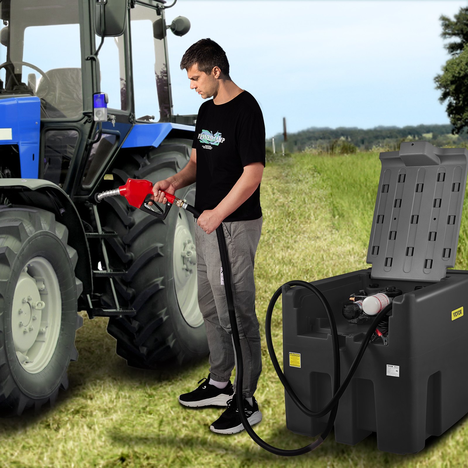 VEVOR przenośny zbiornik na olej napędowy 116 galonów, mobilny system paliwowy, czarna stacja tankowania oleju napędowego, zbiornik na olej napędowy 140 W, zbiornik transportowy 2600 obr./min, automatyczna pompa 12 V, zbiornik na benzynę z wężem 4 m do tankowania