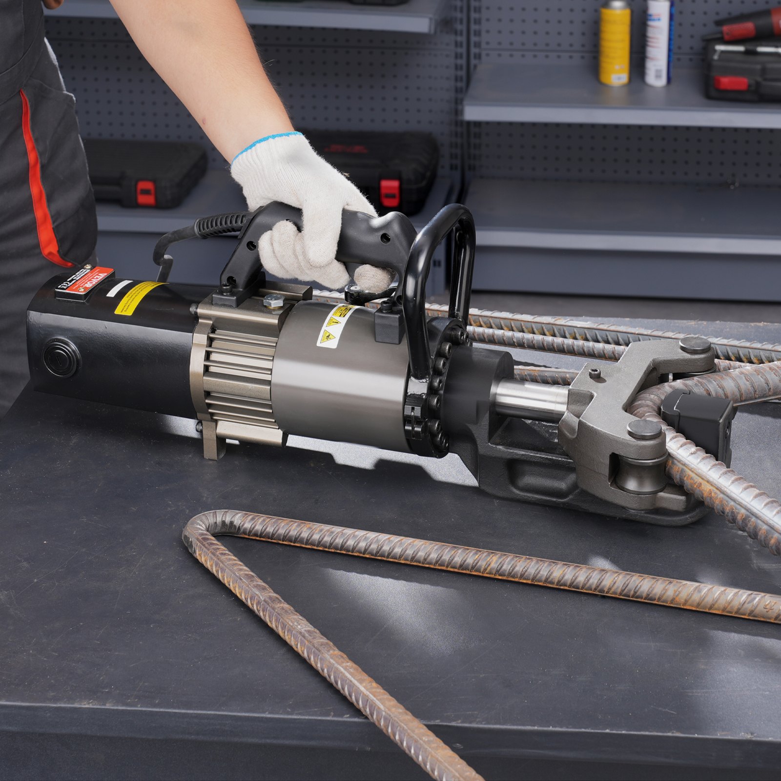 Elektryczna hydrauliczna giętarka do prętów zbrojeniowych VEVOR, przenośna giętarka o mocy 2000 W, gięcie do 20-32 mm w ciągu 5 sekund, giętarka do prętów zbrojeniowych ze skrzynką narzędziową i pojemnikiem na olej