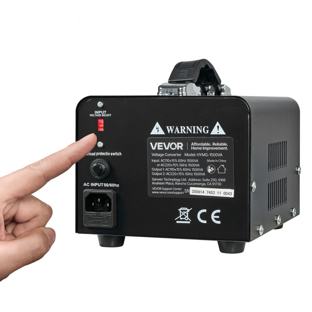 Transformator napięcia VEVOR, transformator mocy podwyższający/obniżający napięcie 1500 VA, konwertuje napięcie z 110 V na 220 V i z 220 V na 110 V, z gniazdami amerykańskimi i europejskimi, przewodem zasilającym i wyłącznikiem automatycznym