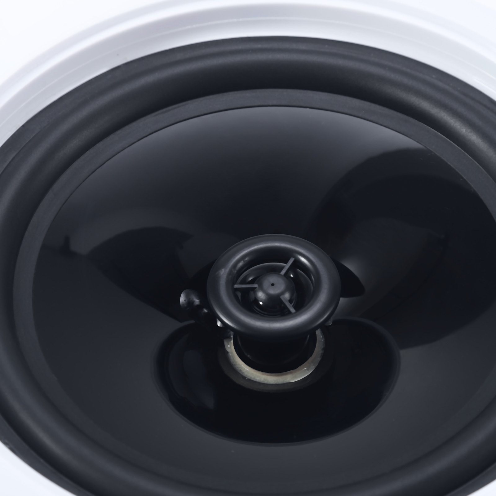 Głośniki sufitowe VEVOR 4 Bluetooth 165,1 mm, dwudrożne, ze wzmacniaczem i mocą szczytową 150 W, przewodowe głośniki sufitowe do kina domowego, na zadaszony taras i do montażu podtynkowego