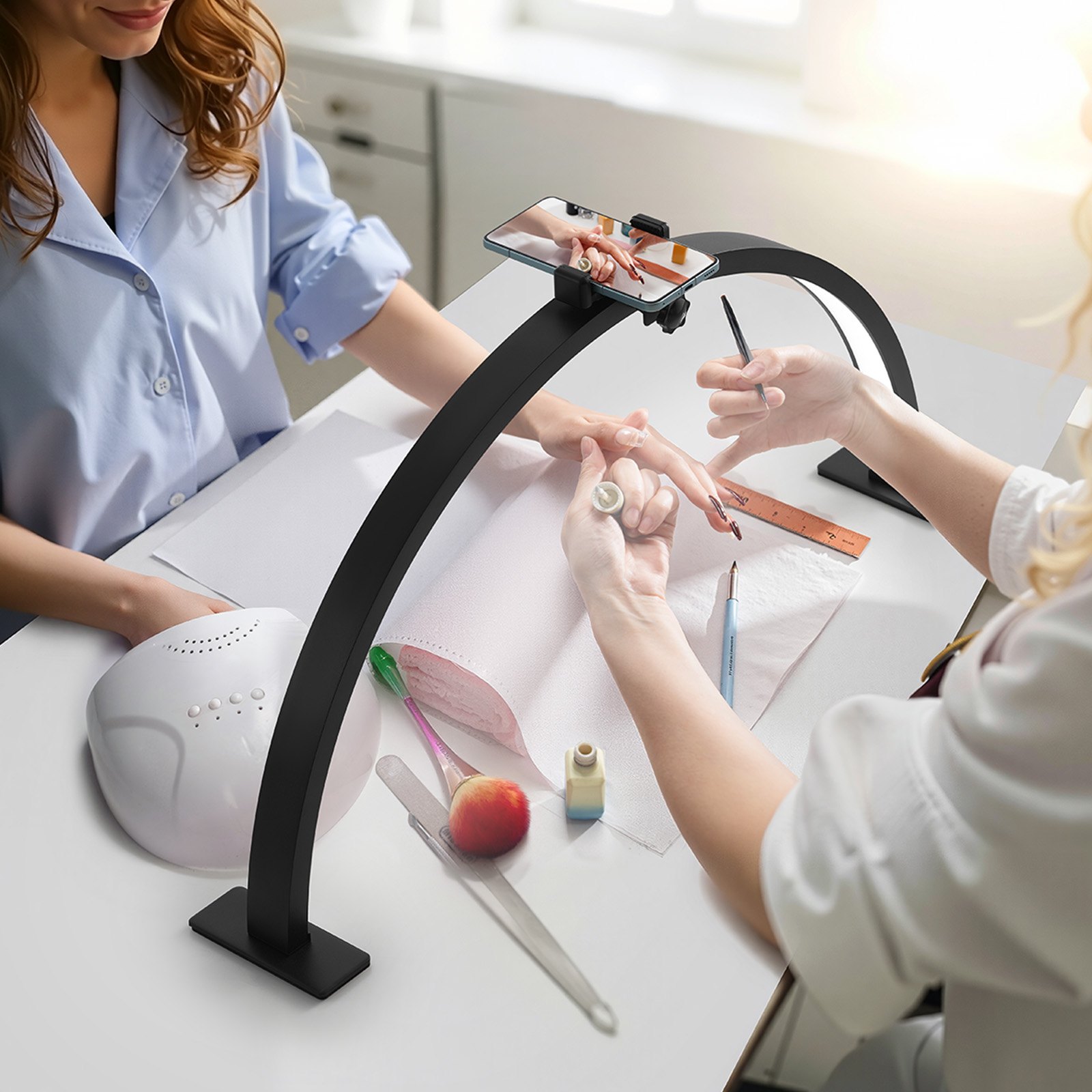 VEVOR Lampa biurkowa w kształcie półksiężyca do paznokci z uchwytem na telefon (30 W, 76 cm długości) Lampa do techniki paznokci, lampa stołowa do manicure z regulowaną jasnością, lampa stołowa LED do przedłużania rzęs u stylistki paznokci
