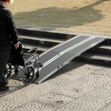 Przenośna rampa dla wózków inwalidzkich VEVOR 3 m 363 kg Nośność Antypoślizgowa aluminiowa składana rampa progowa Składana rampa dla wózków inwalidzkich do hulajnogów Mobilnych Podjazd dla niepełnosprawnych do schodów domowych Schody Drzwi Krawężniki