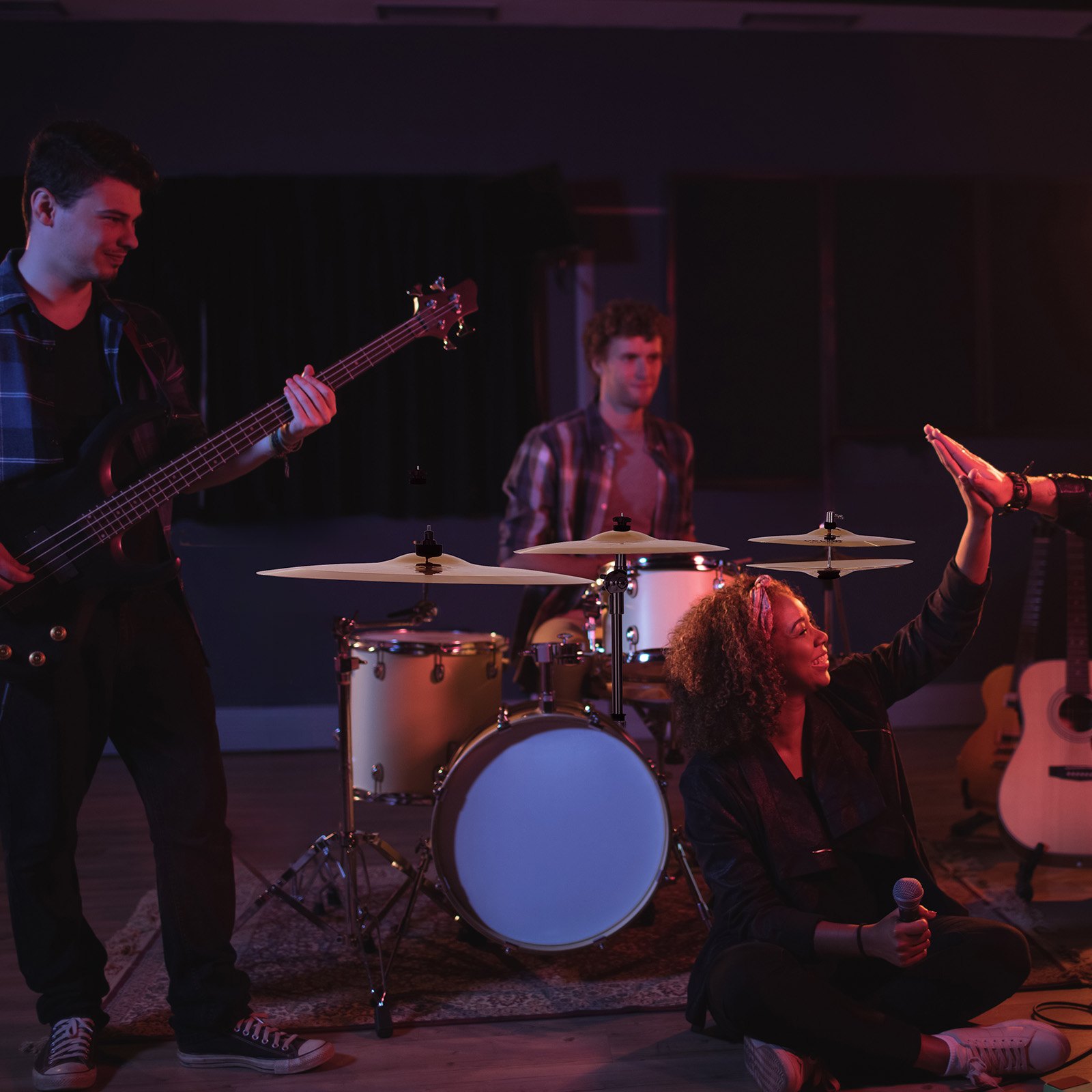 VEVOR Cymbal Pack, 3 Pieces Cymbals for Drum Set, Alloy Cymbals Drum Set Includes 35.5 cm Hi-Hats, 40 cm Crash, 50.5 cm Ride, Drumsticks & Cymbal Bag, Alloy Cymbal Pack for Drummer, Bright Copper